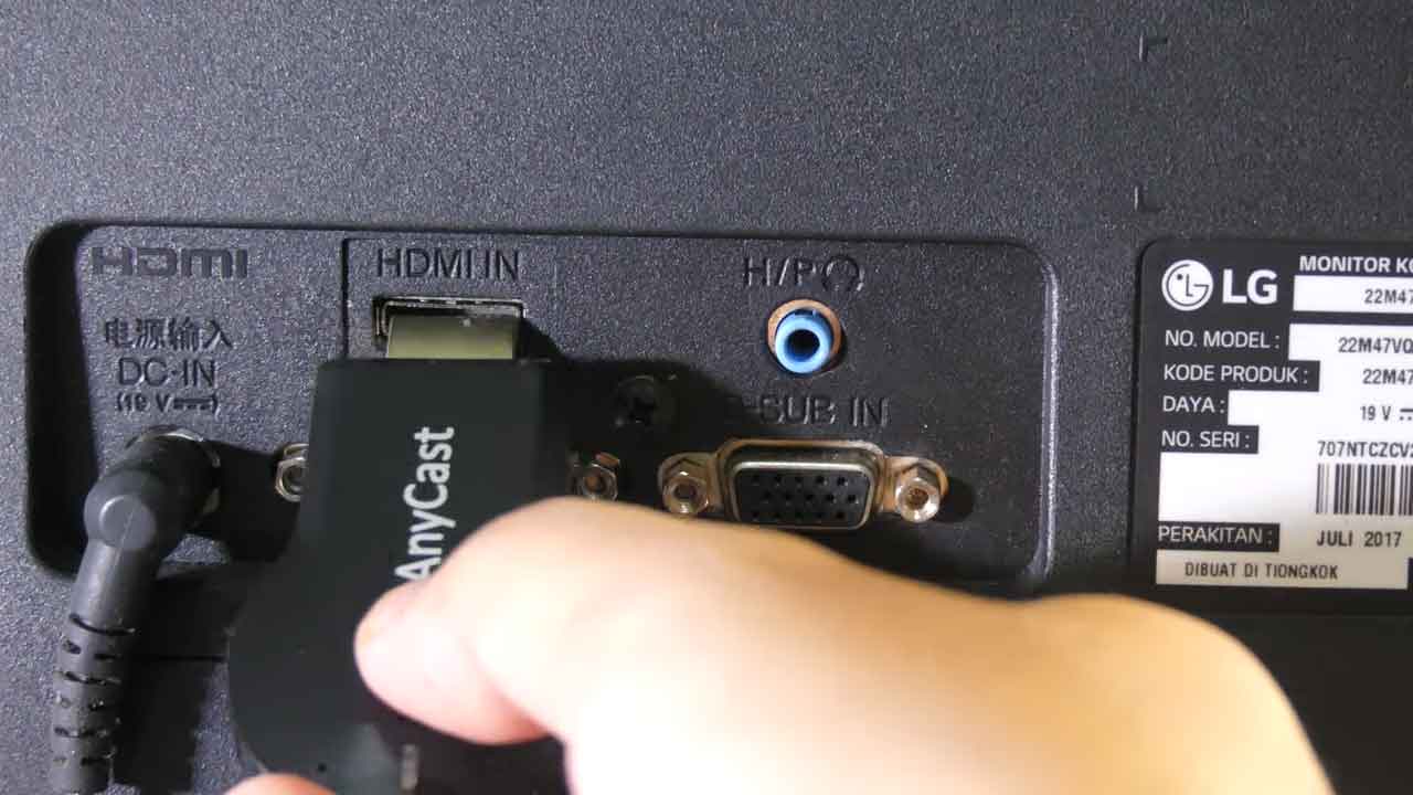 Hubungkan Dongle Anycast ke HDMI